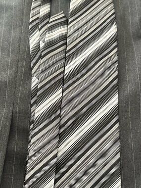Peacock 100% Silk Handmade Striped Gray/Black Tie